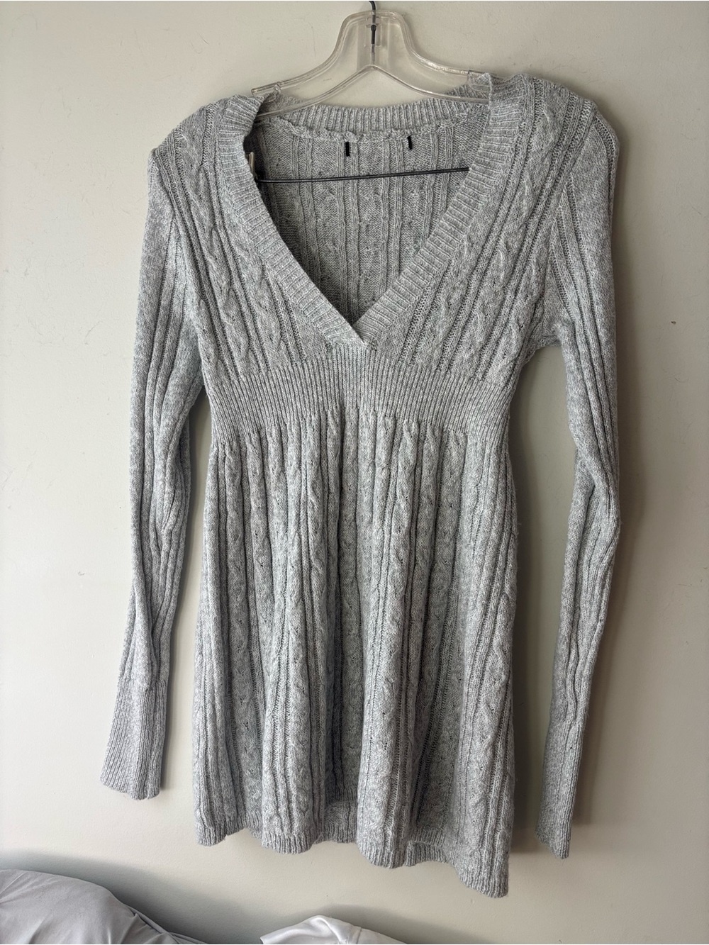 Grey Cable Knit Peplum Sweater Top/Dress 🩶✨ Cozy V-neck knit